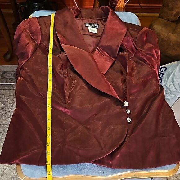 Lori Max Burgundy Evening Jacket with Rhinestones size 1X - Picture 11 of 11